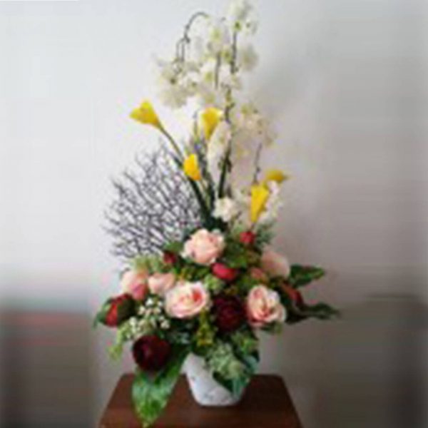 Kalla Lilies With Roses